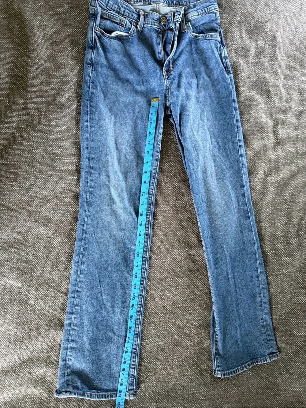Old Navy Straight Leg Women's Jeans - Medium Blue Wash